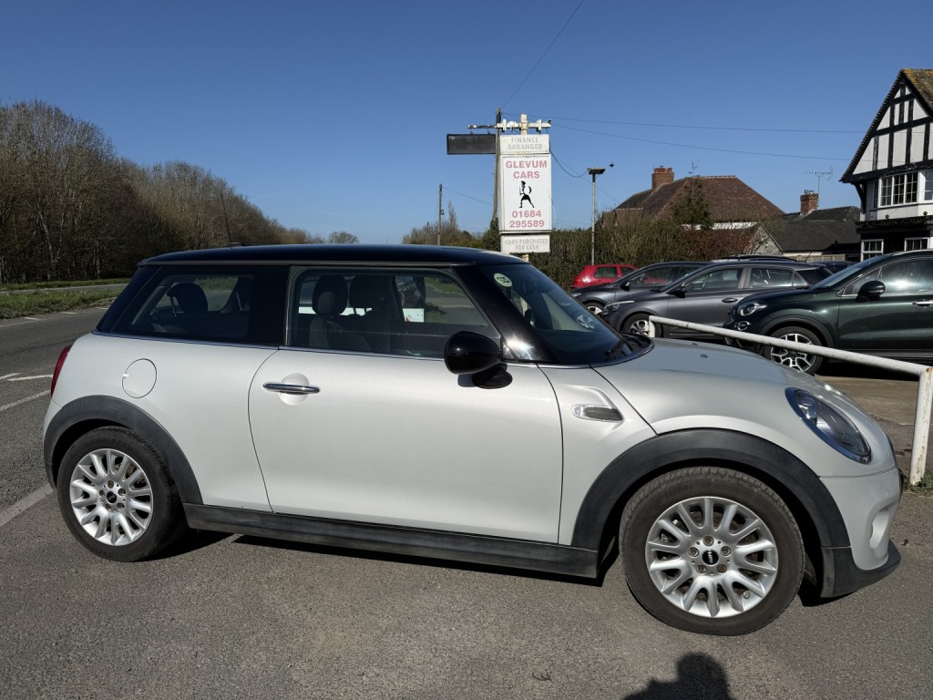 2014 MINI HATCH